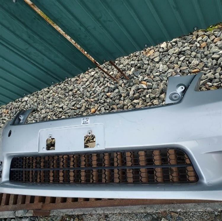 Решетка радиатора Тойота Марк Х Зио в Черемхово 87544